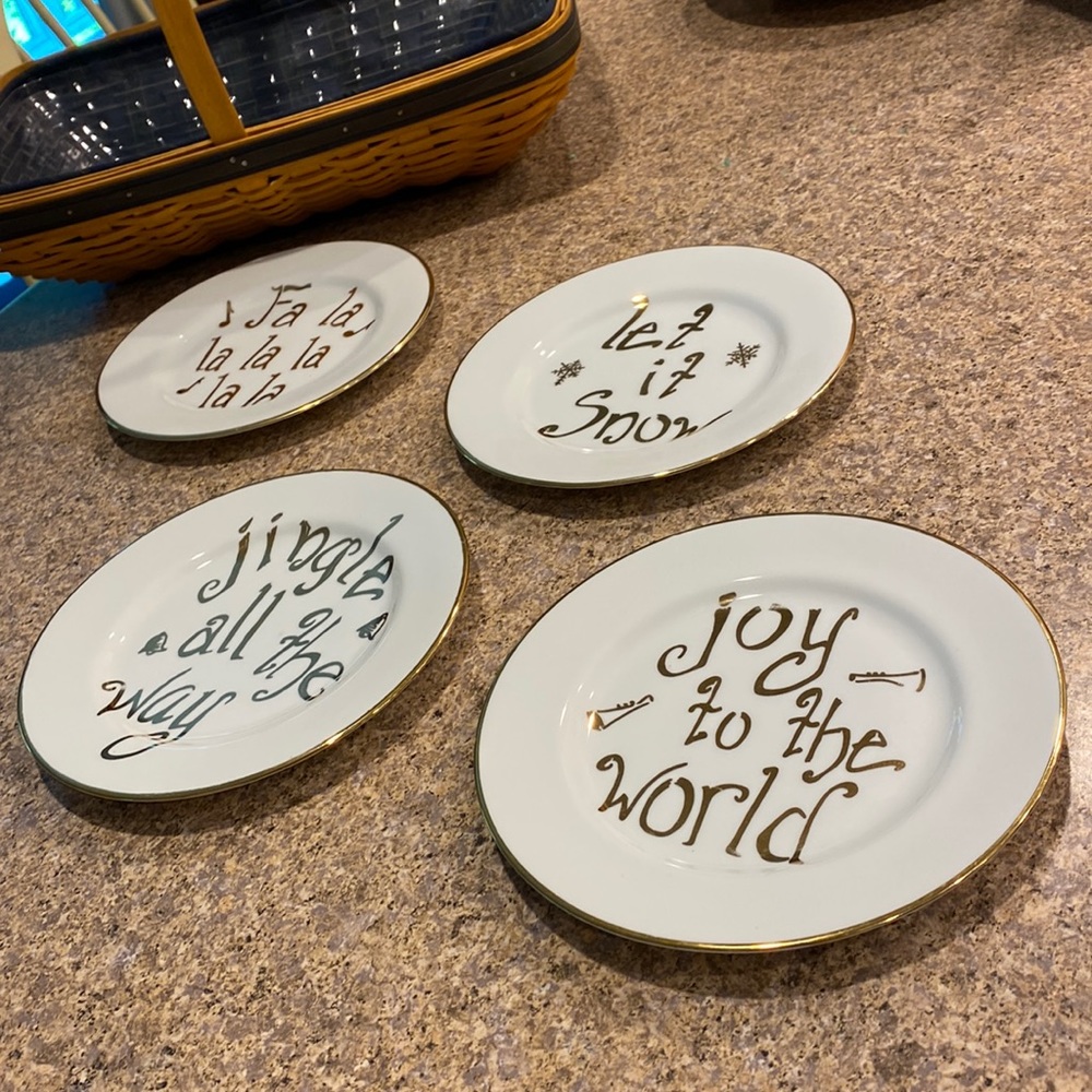 4 Christmas Song Assorted Plates 10 Strawberry Street Holiday